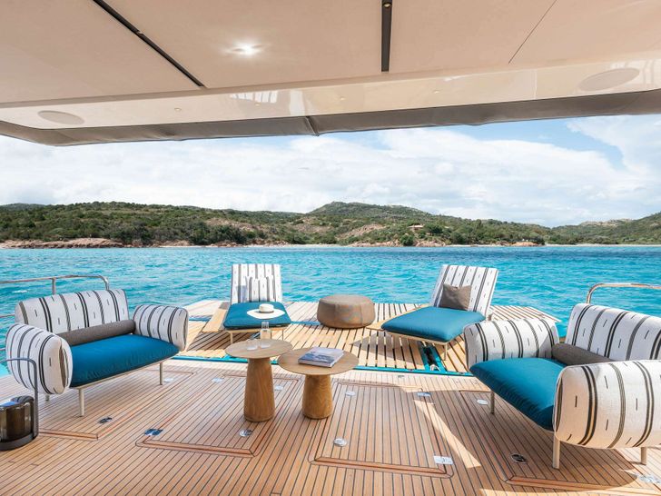 IMLADRIS Lagoon Eighty 2 - aft deck lounge IMLADRIS Lagoon Eighty 2 - aft deck lounge