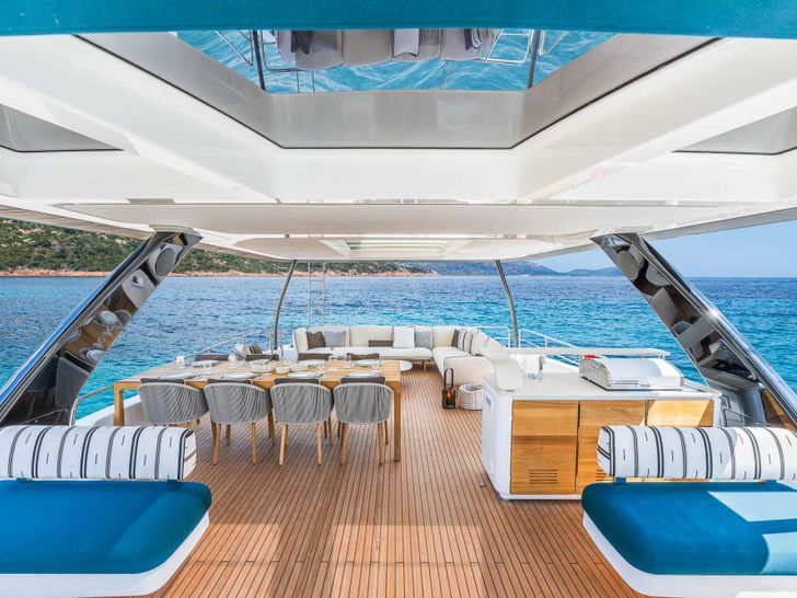 IMLADRIS Lagoon Eighty 2 - flybridge IMLADRIS Lagoon Eighty 2 - flybridge