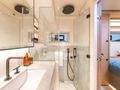 IMLADRIS Lagoon Eighty 2 - twin cabin bathroom IMLADRIS Lagoon Eighty 2 - twin cabin bathroom