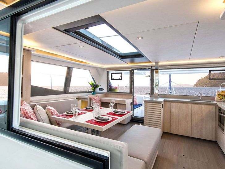 SEA DANCER Leopard 45 - saloon and dining area SEA DANCER Leopard 45 - saloon and dining area
