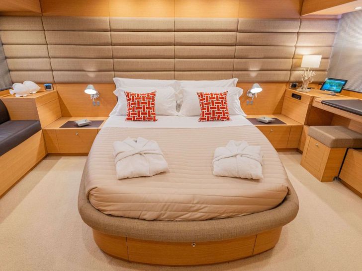 GYNAH Aicon 60 - master cabin GYNAH Aicon 60 - master cabin