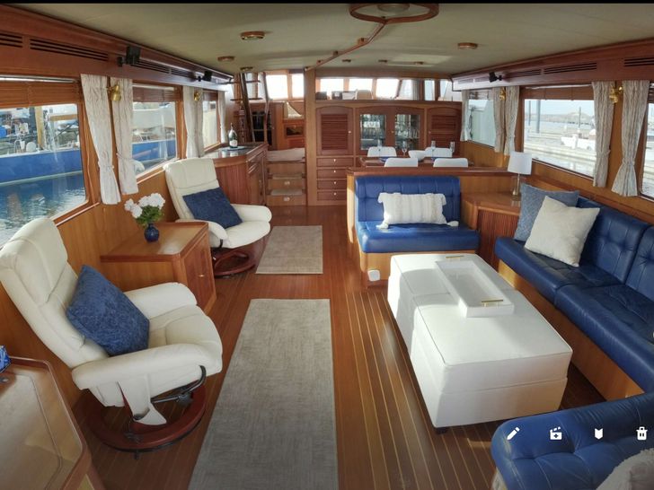 WHAT'S NEXT Marlow 74 - saloon WHAT'S NEXT Marlow 74 - saloon