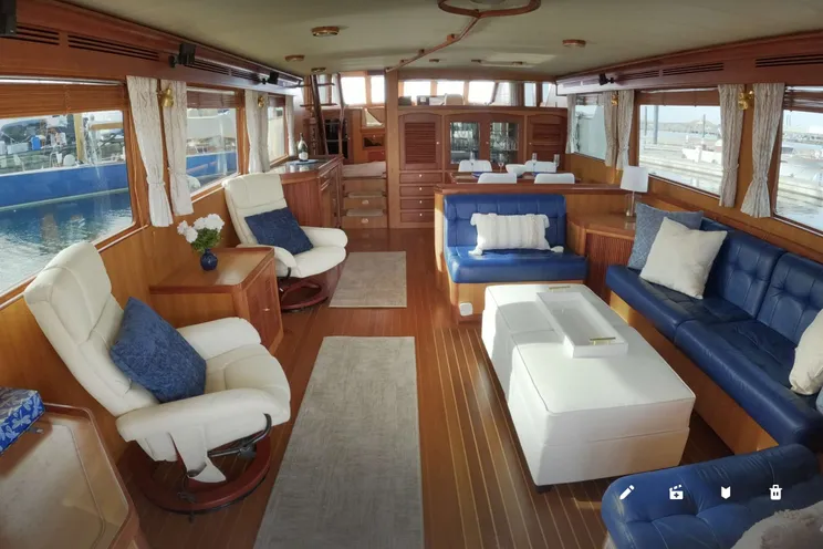 Charter Yacht WHAT'S NEXT - Marlow 74 - 3 Cabins - Newport - Nantucket - Martha's Vineyard - New England - USA