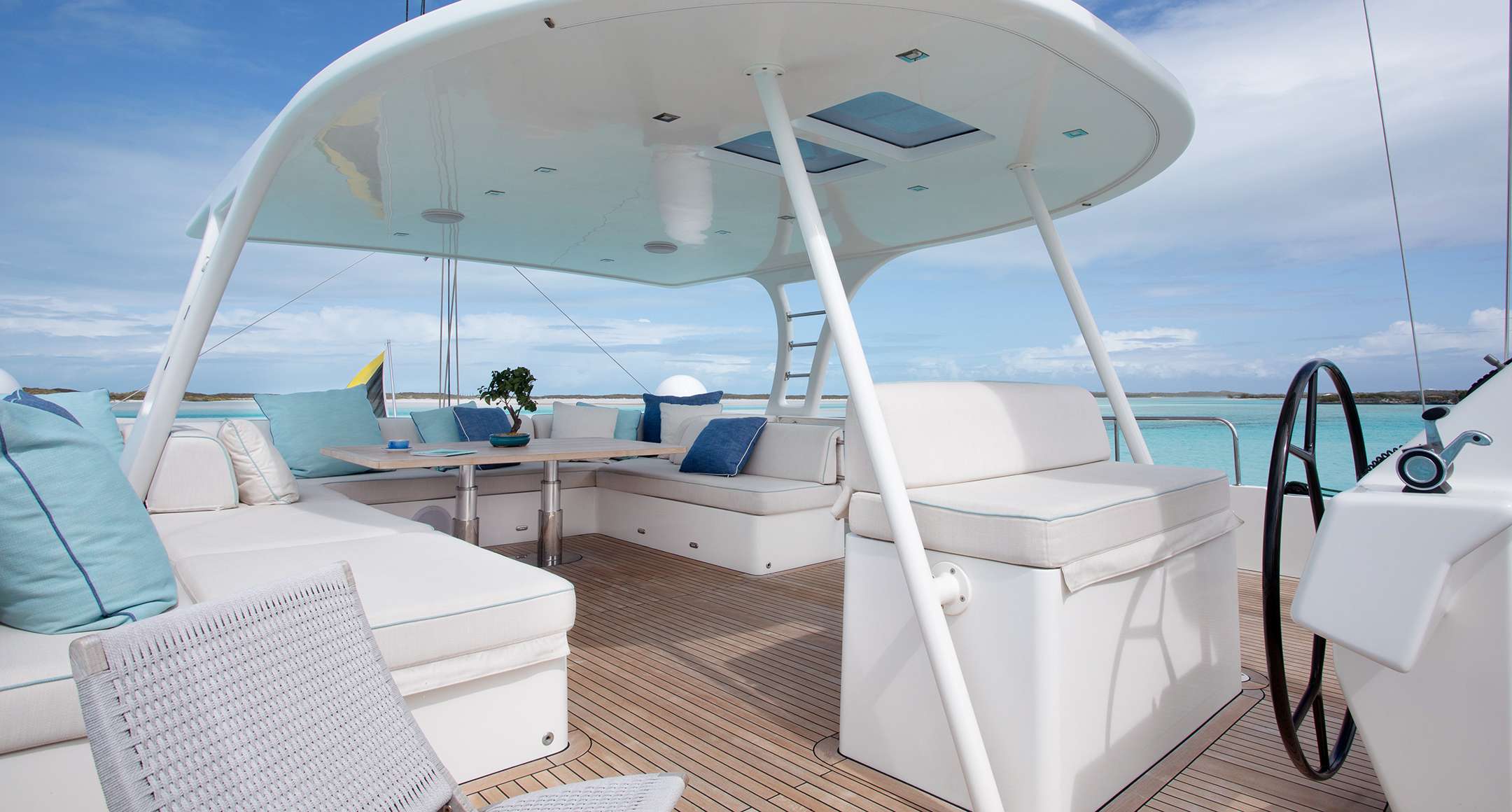 INDABLUE Sunreef 74 - flybridge