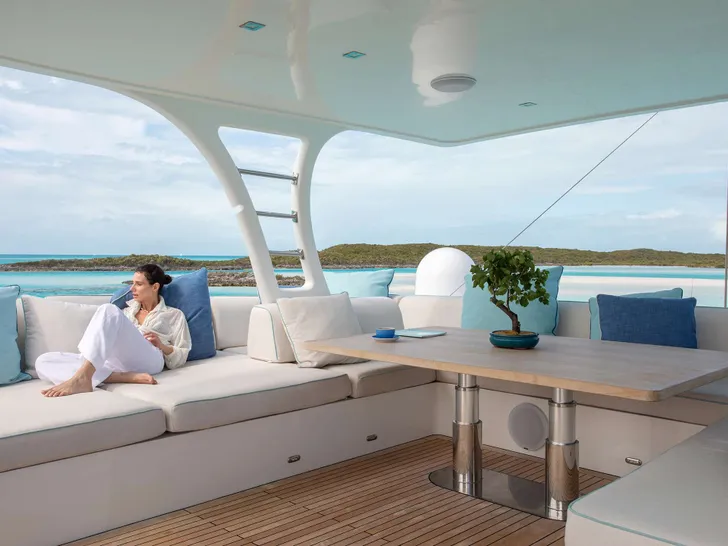 INDABLUE Sunreef 74 - flybridge lounge INDABLUE Sunreef 74 - flybridge lounge