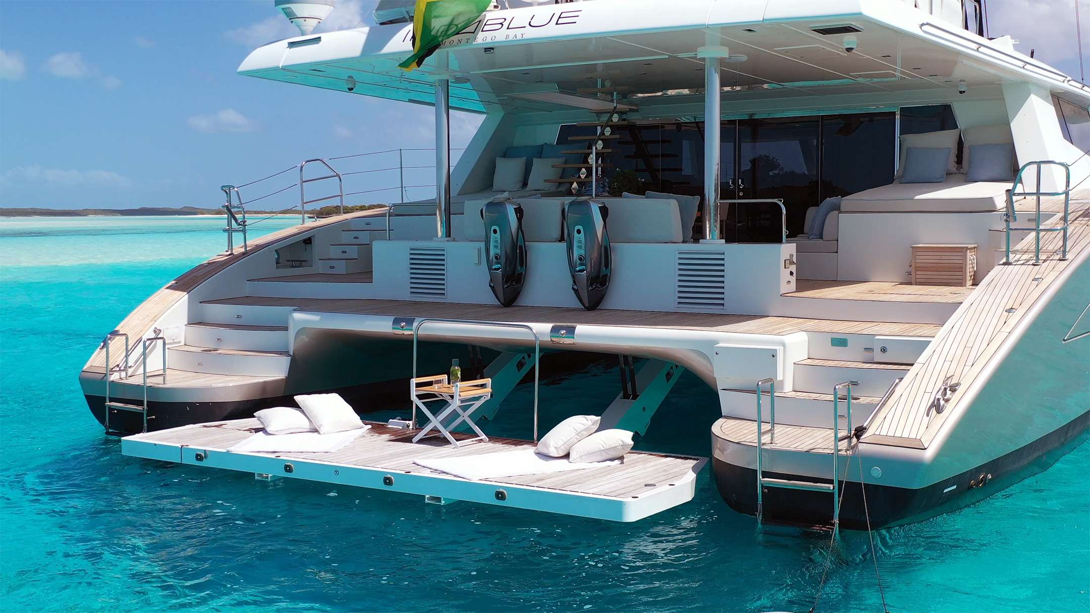 INDABLUE Sunreef 74 - aft platform