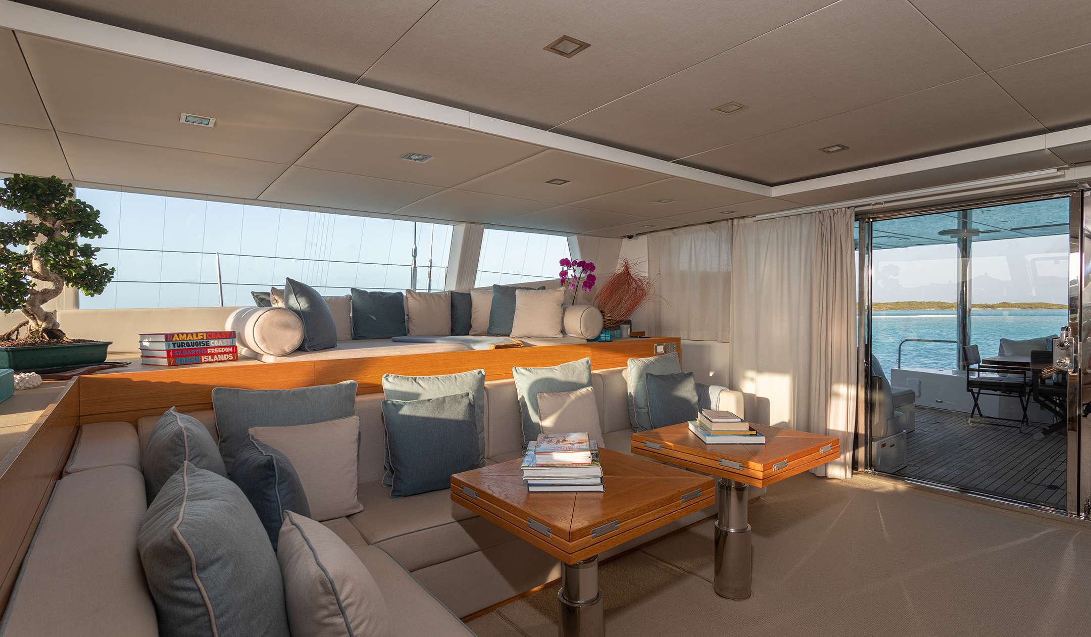 INDABLUE Sunreef 74 - aft deck lounge