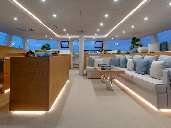 INDABLUE Sunreef 74 - saloon INDABLUE Sunreef 74 - saloon