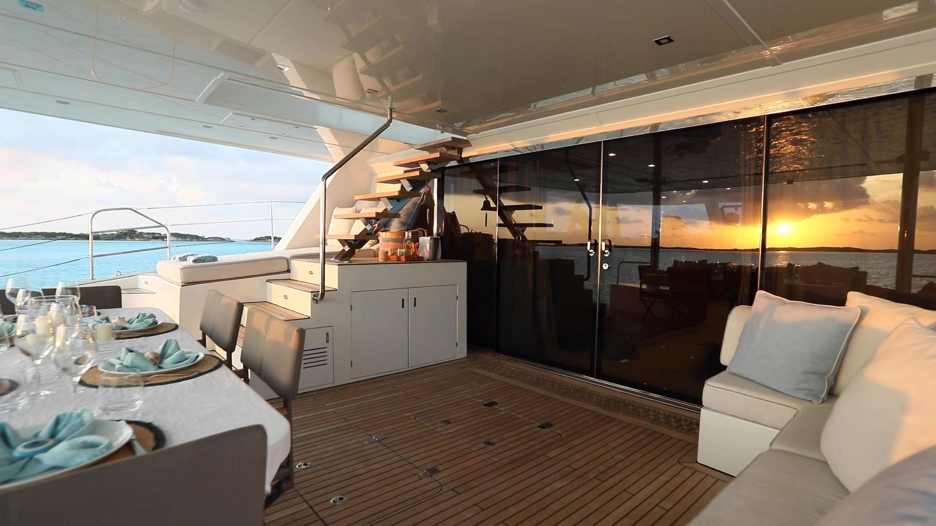 INDABLUE Sunreef 74 - aft deck