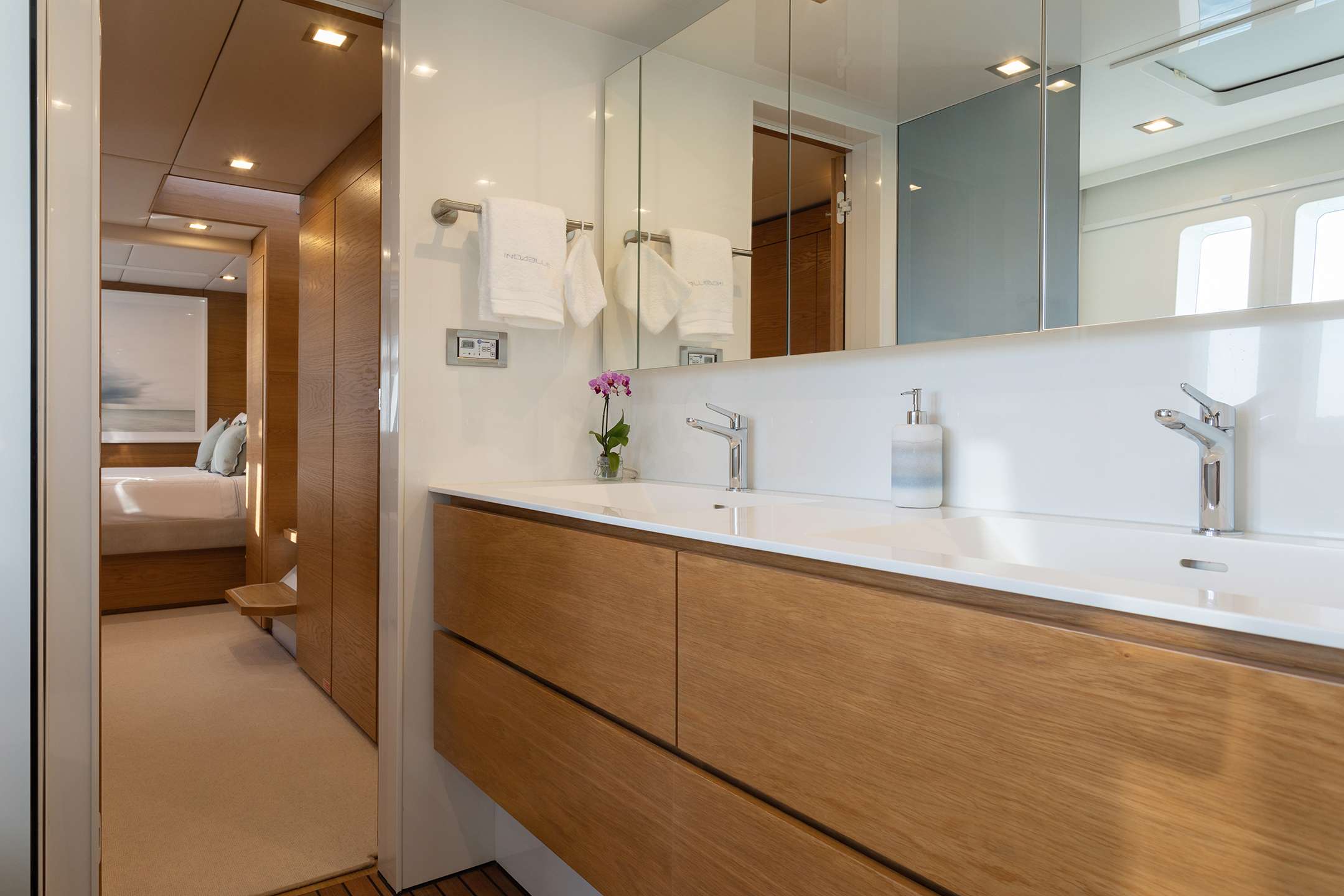 INDABLUE Sunreef 74 - master cabin bathroom