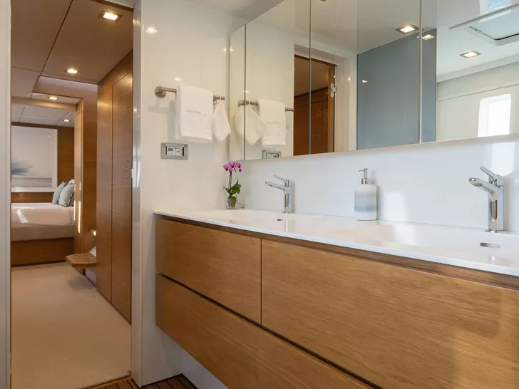 INDABLUE Sunreef 74 - master cabin bathroom INDABLUE Sunreef 74 - master cabin bathroom