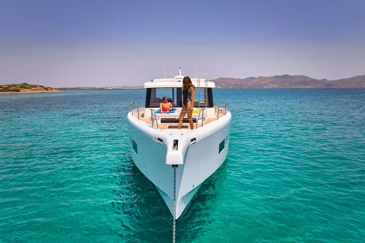 Charter Yacht N.ICE - Motor Yacht 18m - 3 Cabins - Athens - Mykonos - Paros - Cyclades - Greece