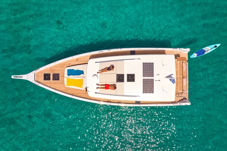 Charter Yacht N.ICE - Motor Yacht 18m - 3 Cabins - Athens - Mykonos - Paros - Cyclades - Greece