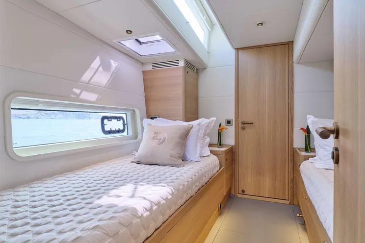 Charter Yacht N.ICE - Motor Yacht 18m - 3 Cabins - Athens - Mykonos - Paros - Cyclades - Greece