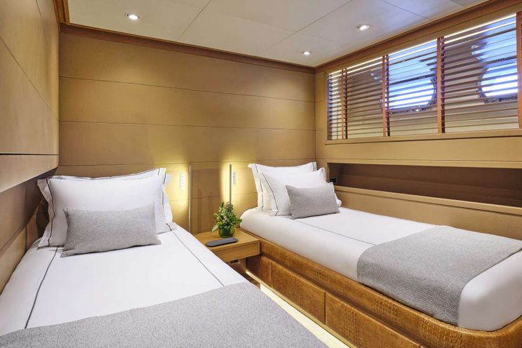Charter Yacht TIGRA - Cantieri di Pisa Akhir 31 - 5 Cabins - Athens - Mykonos - Paros - Cyclades - Greece