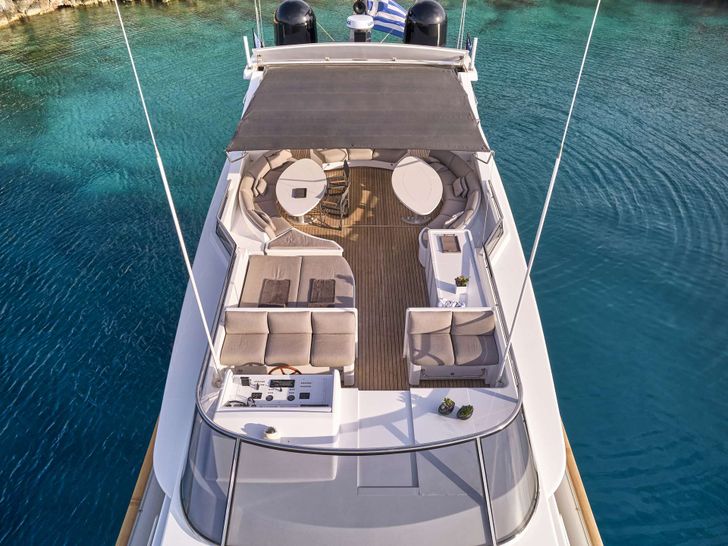 TIGRA Cantieri di Pisa Akhir 31 - sun deck forward top shot TIGRA Cantieri di Pisa Akhir 31 - sun deck forward top shot