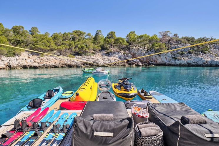 Charter Yacht TIGRA - Cantieri di Pisa Akhir 31 - 5 Cabins - Athens - Mykonos - Paros - Cyclades - Greece