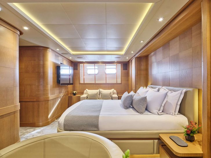 TIGRA Cantieri di Pisa Akhir 31 - VIP cabin 1 TIGRA Cantieri di Pisa Akhir 31 - VIP cabin 1