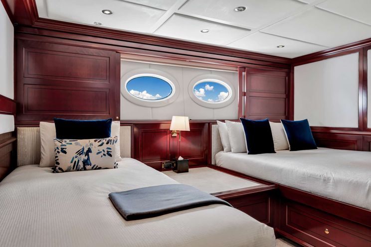 Charter Yacht SWEET CAROLINE II - Trinity 165 - 7 Cabins - Nassau - Exumas - Bahamas