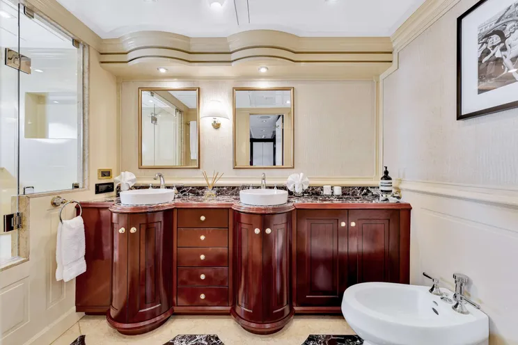 Charter Yacht SWEET CAROLINE II - Trinity 165 - 7 Cabins - Nassau - Exumas - Bahamas