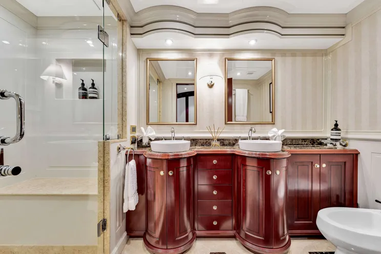 Charter Yacht SWEET CAROLINE II - Trinity 165 - 7 Cabins - Nassau - Exumas - Bahamas