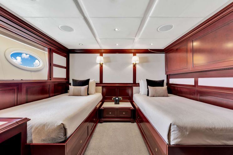 Charter Yacht SWEET CAROLINE II - Trinity 165 - 7 Cabins - Nassau - Exumas - Bahamas