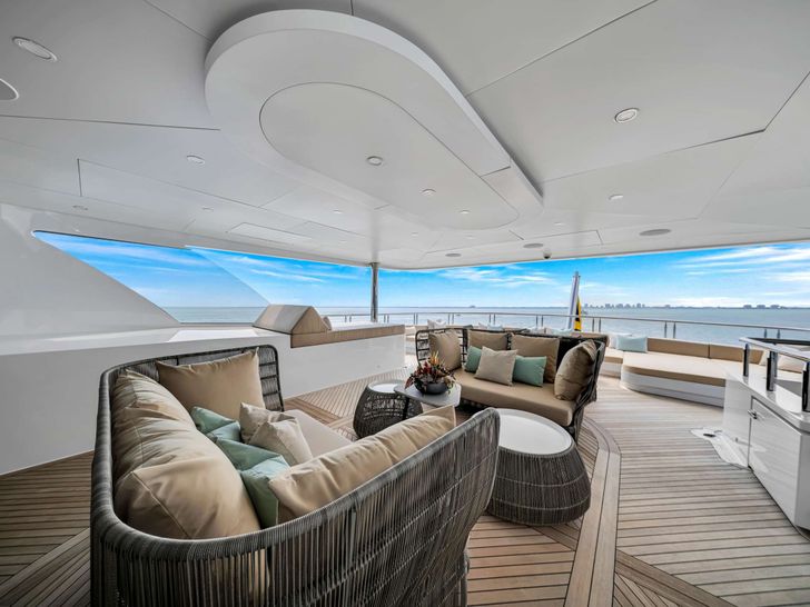 SWEET CAROLINE II Trinity 165 - sky deck aft connected to the master cabin SWEET CAROLINE II Trinity 165 - sky deck aft connected to the master cabin