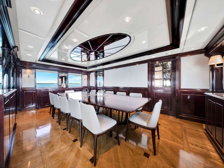 SWEET CAROLINE II Trinity 165 - main dining area SWEET CAROLINE II Trinity 165 - main dining area