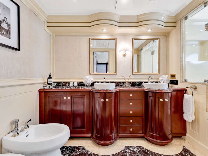 SWEET CAROLINE II Trinity 165 - main deck VIP cabin bathroom SWEET CAROLINE II Trinity 165 - main deck VIP cabin bathroom