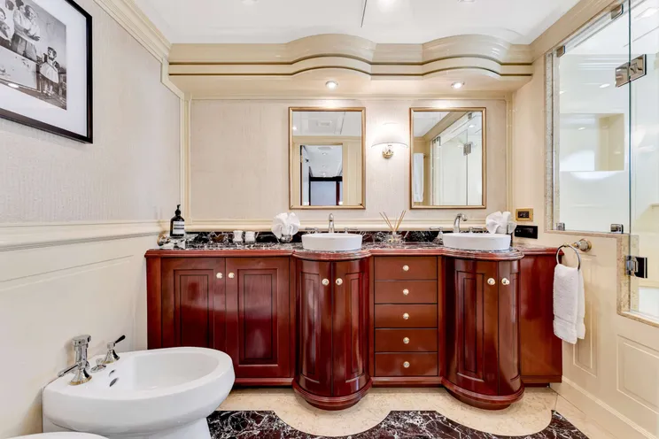 Charter Yacht SWEET CAROLINE II - Trinity 165 - 7 Cabins - Nassau - Exumas - Bahamas