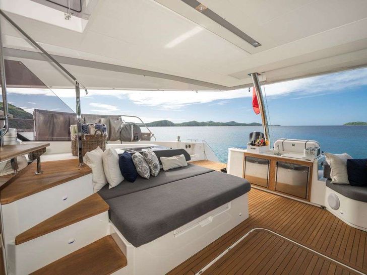 LYRA Fountaine Pajot Alegria 67 - aft deck sun bed LYRA Fountaine Pajot Alegria 67 - aft deck sun bed