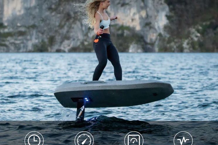 Charter Yacht ENDEAVOUR - Bali 5.8 - 5 Cabins - Naples - Capri - Positano - Amalfi Coast - Italy