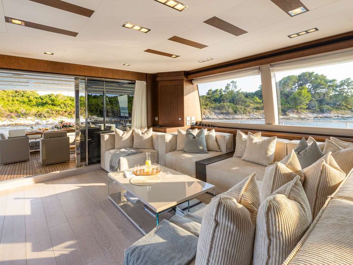 MORNING STAR Ferretti Custom Line 100 - main saloon MORNING STAR Ferretti Custom Line 100 - main saloon