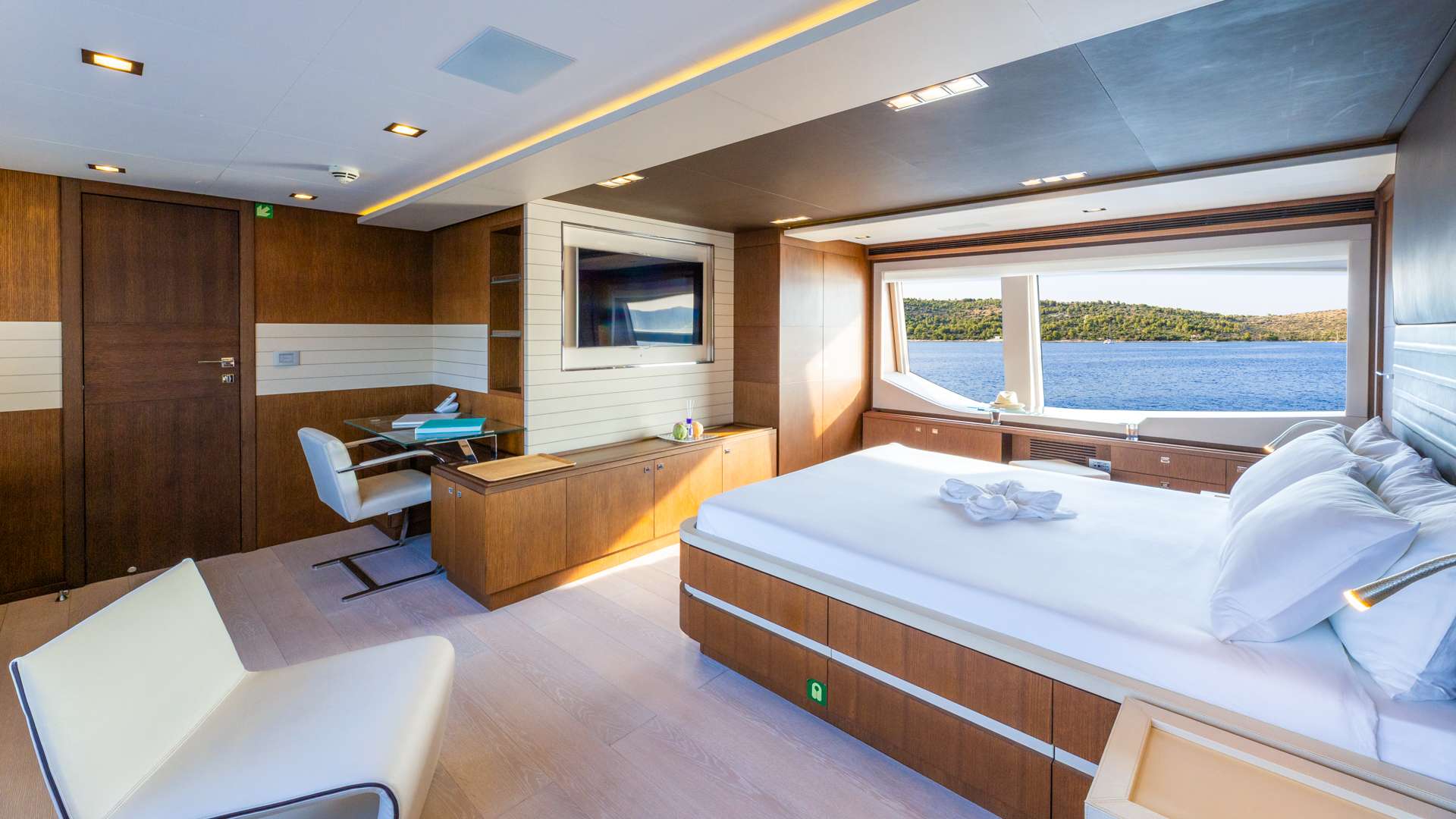 Charter Yacht MORNING STAR - Ferretti Custom Line 100 - 5 Cabins - Herceg Novi - Kotor - Tivat - Budva - Montenegro - Croatia