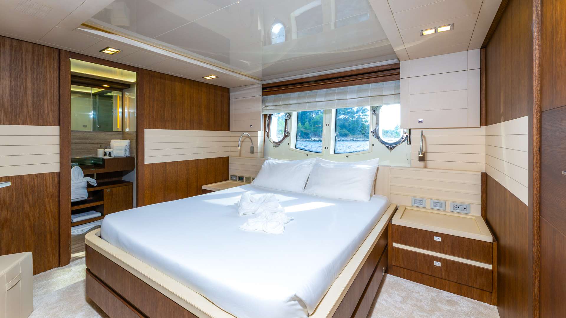 Charter Yacht MORNING STAR - Ferretti Custom Line 100 - 5 Cabins - Herceg Novi - Kotor - Tivat - Budva - Montenegro - Croatia
