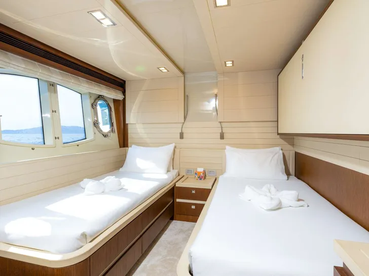 MORNING STAR Ferretti Custom Line 100 - twin cabin MORNING STAR Ferretti Custom Line 100 - twin cabin
