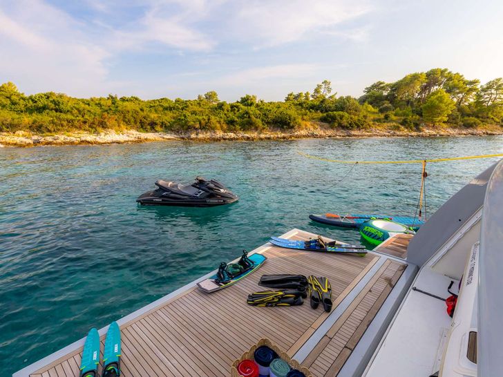 MORNING STAR Ferretti Custom Line 100 - swim platform with the water toys MORNING STAR Ferretti Custom Line 100 - swim platform with the water toys