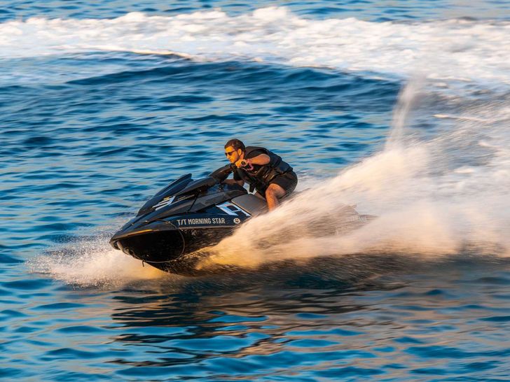 MORNING STAR Ferretti Custom Line 100 - jet ski MORNING STAR Ferretti Custom Line 100 - jet ski