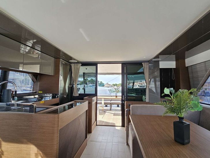 DIAMOND SI Jeanneau Prestige M48 - galley DIAMOND SI Jeanneau Prestige M48 - galley