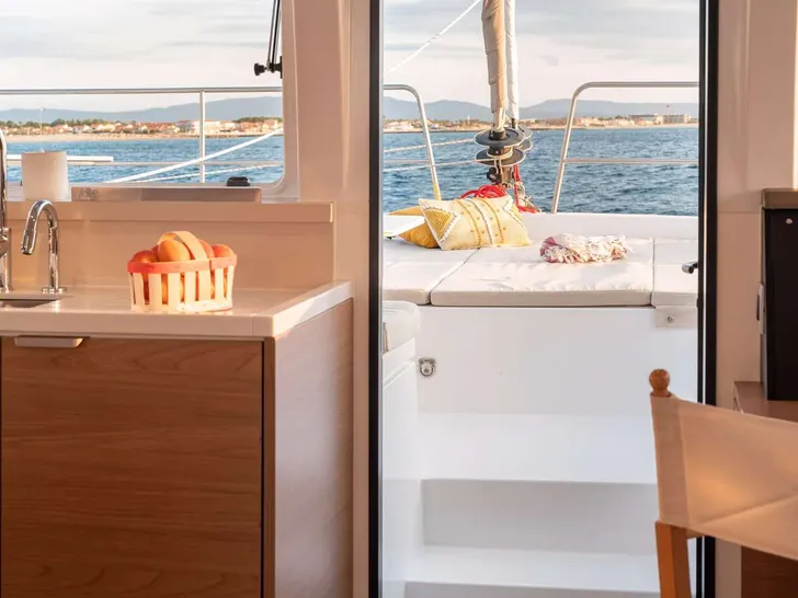 MAH NA MAH NA Bali 4.4 - acesss to the foredeck MAH NA MAH NA Bali 4.4 - acesss to the foredeck