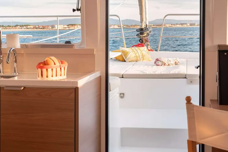 Charter Yacht MAH NA MAH NA - Bali 4.4 - 3 Cabins - Tortola - Anegada - Virgin Gorda - BVI - Caribbean