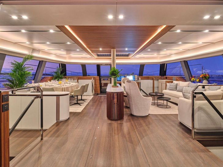 ALINA Fountaine Pajot Power 80 - main saloon ALINA Fountaine Pajot Power 80 - main saloon