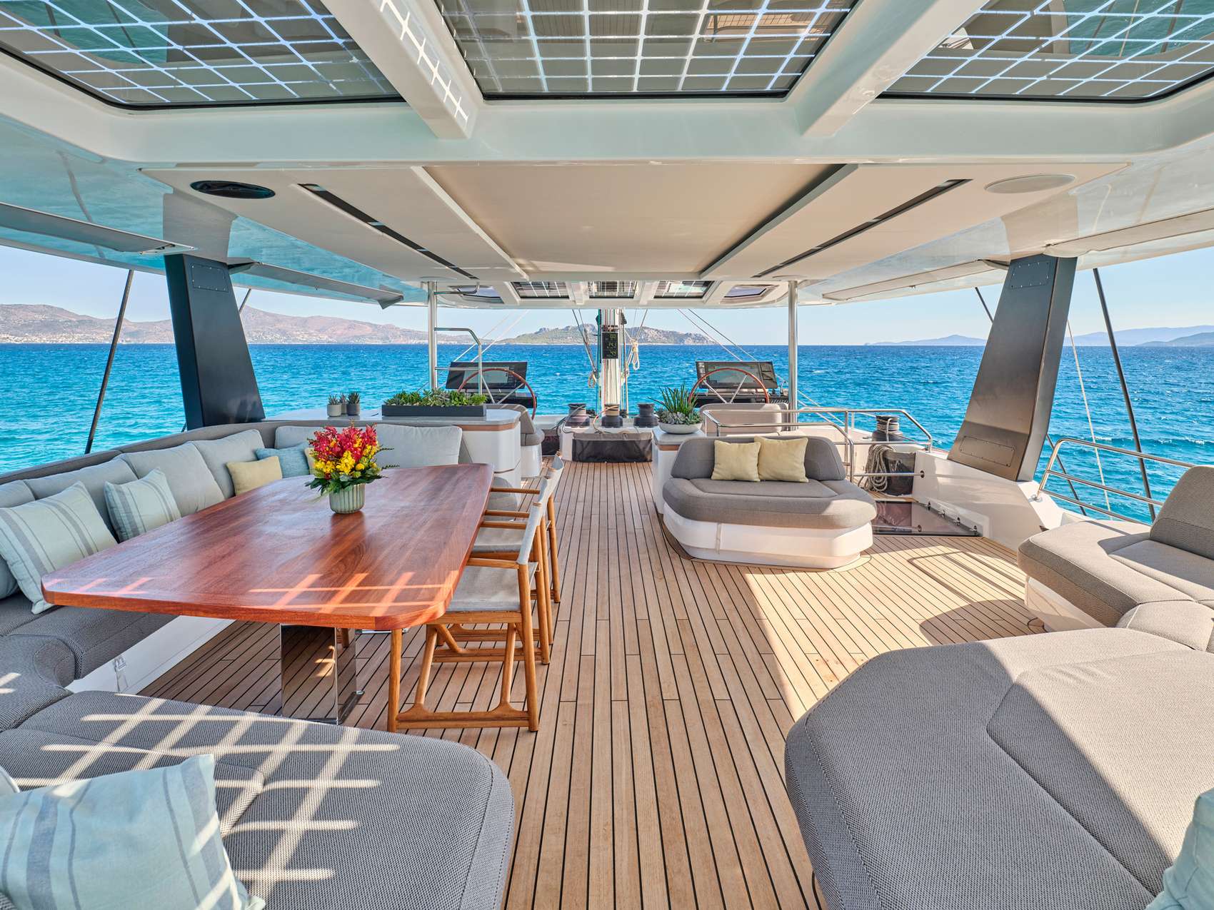 ALINA Fountaine Pajot Power 80 - flybridge