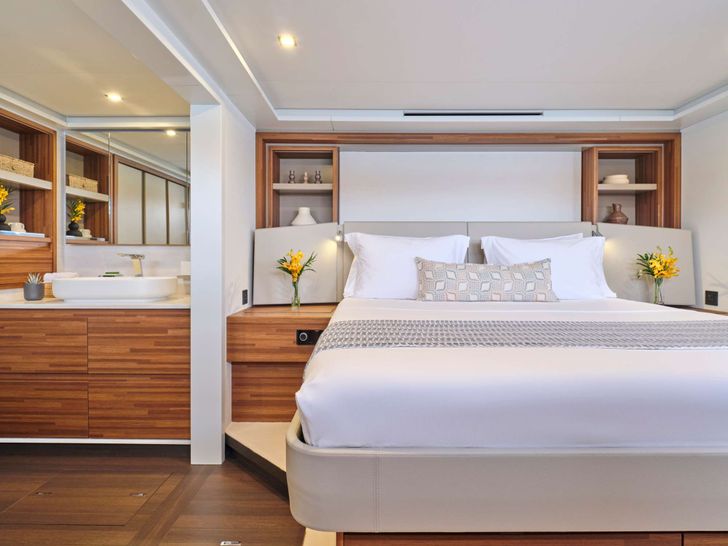 ALINA Fountaine Pajot Power 80 - VIP cabin 1 ALINA Fountaine Pajot Power 80 - VIP cabin 1