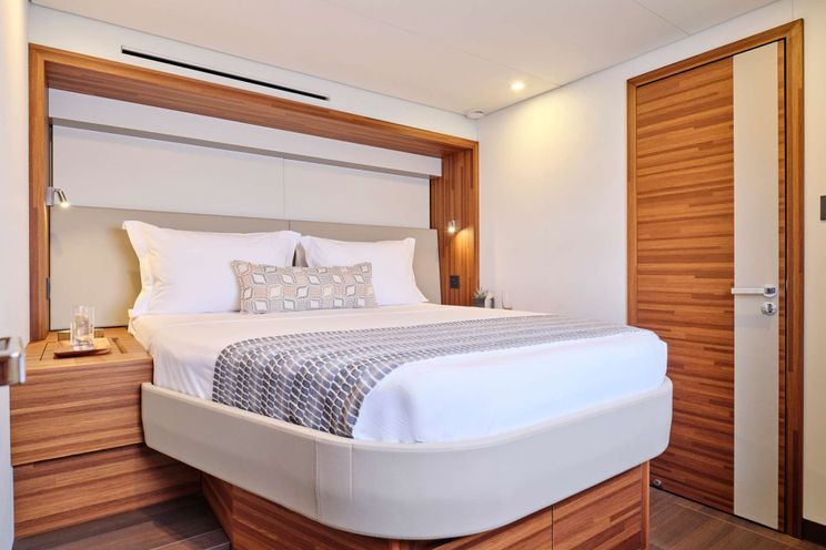 Charter Yacht ALINA - Fountaine Pajot Power 80 - 5 Cabins - Athens - Mykonos - Paros - Cyclades - Greece