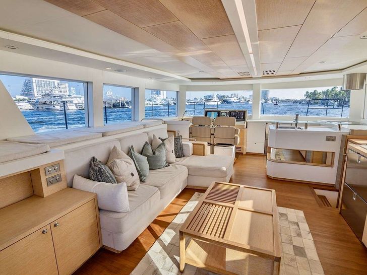 CATA Nishii 54 - saloon CATA Nishii 54 - saloon