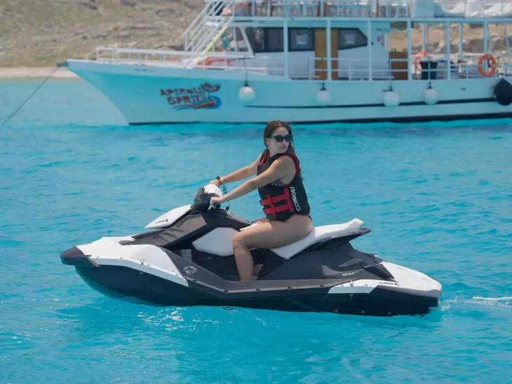 NATASSA Ferretti 830 - jet ski NATASSA Ferretti 830 - jet ski