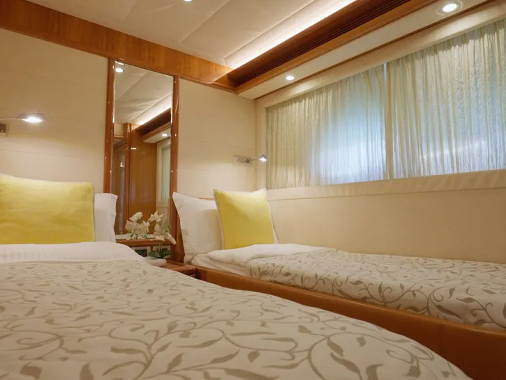 NATASSA Ferretti 830 - twin cabin 1 NATASSA Ferretti 830 - twin cabin 1