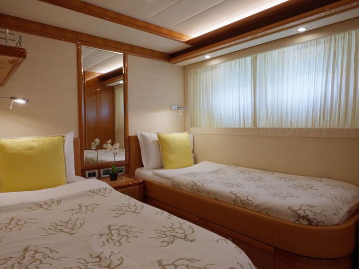 NATASSA Ferretti 830 - twin cabin 2 NATASSA Ferretti 830 - twin cabin 2