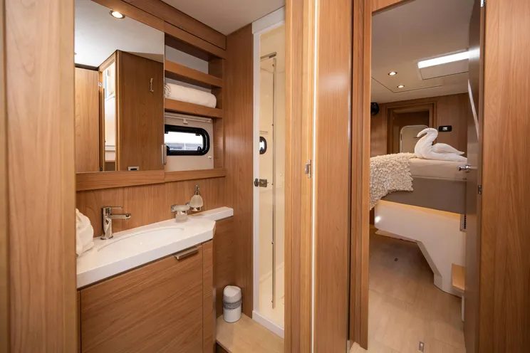 Charter Yacht LUNAR ARC - Bali 5.4 - 3 Cabins - Tortola - Anegada - Virgin Gorda - BVI - Caribbean